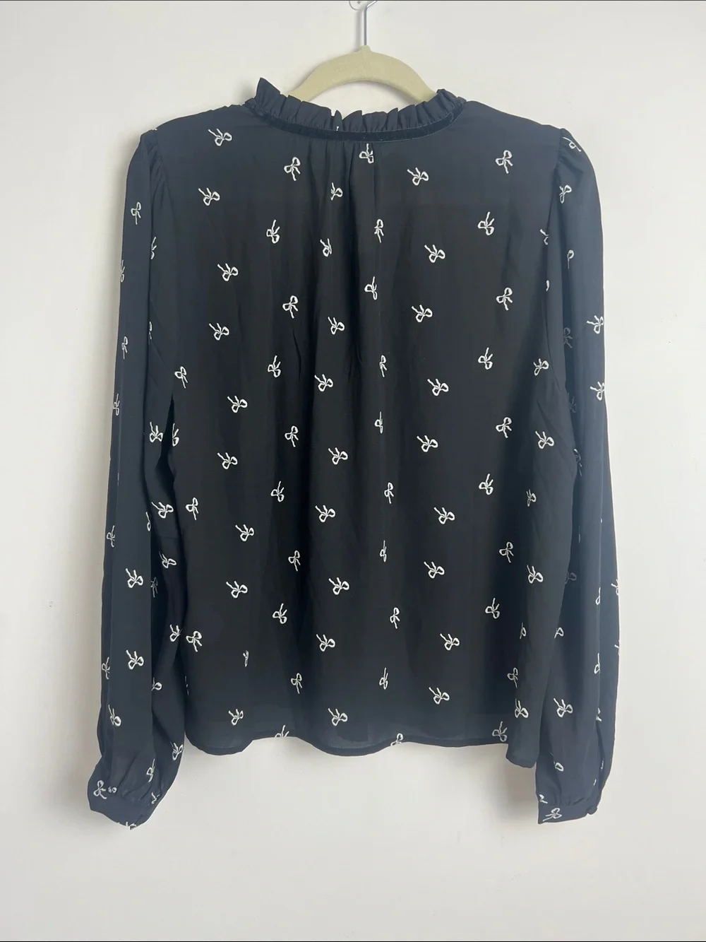 NEW J. Crew Large Black White Bow-Print Ruffle Velvet Trim Tie-Neck Blouse‎ Top